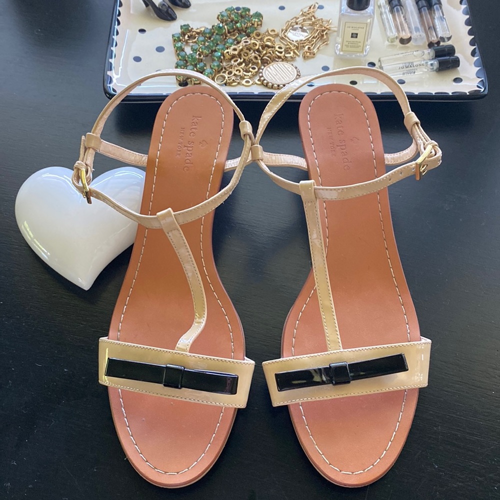 KATE SPADE NUDE WEDGE SZ 9.5 SANDALS!